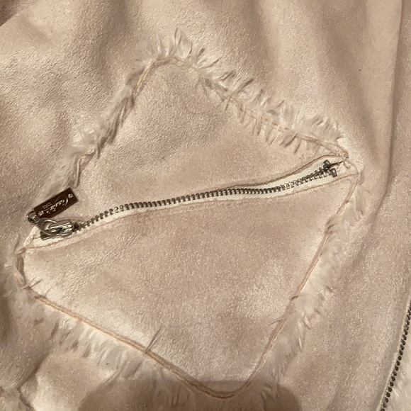 Candie’s Winter Coat - Picture 7 of 13